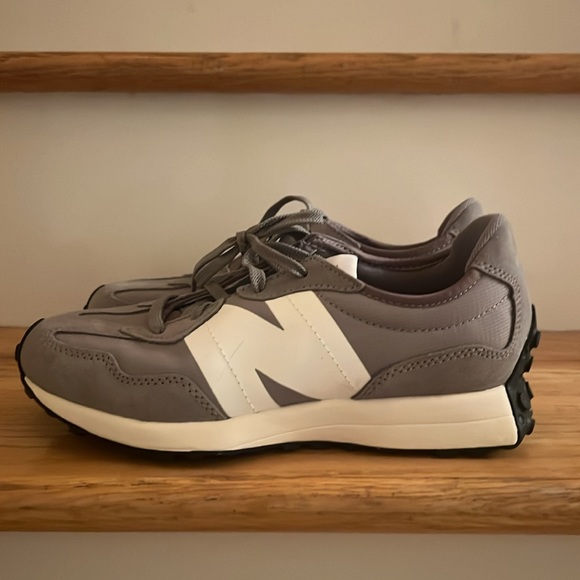 New Balance Shoes - NEW new balance 327 sneakers